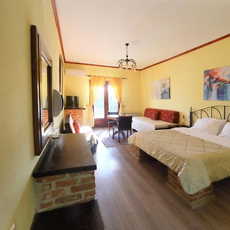 Hotel Loggas Sidhirokhorion Bagian luar foto