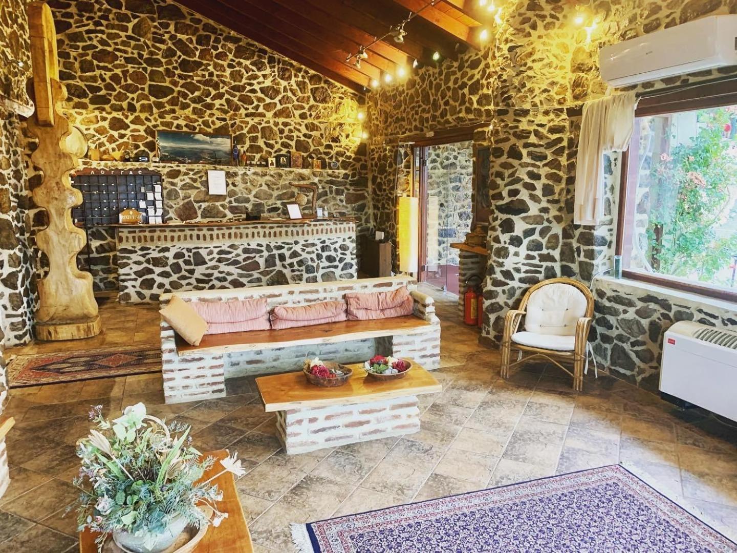 Hotel Loggas Sidhirokhorion Bagian luar foto