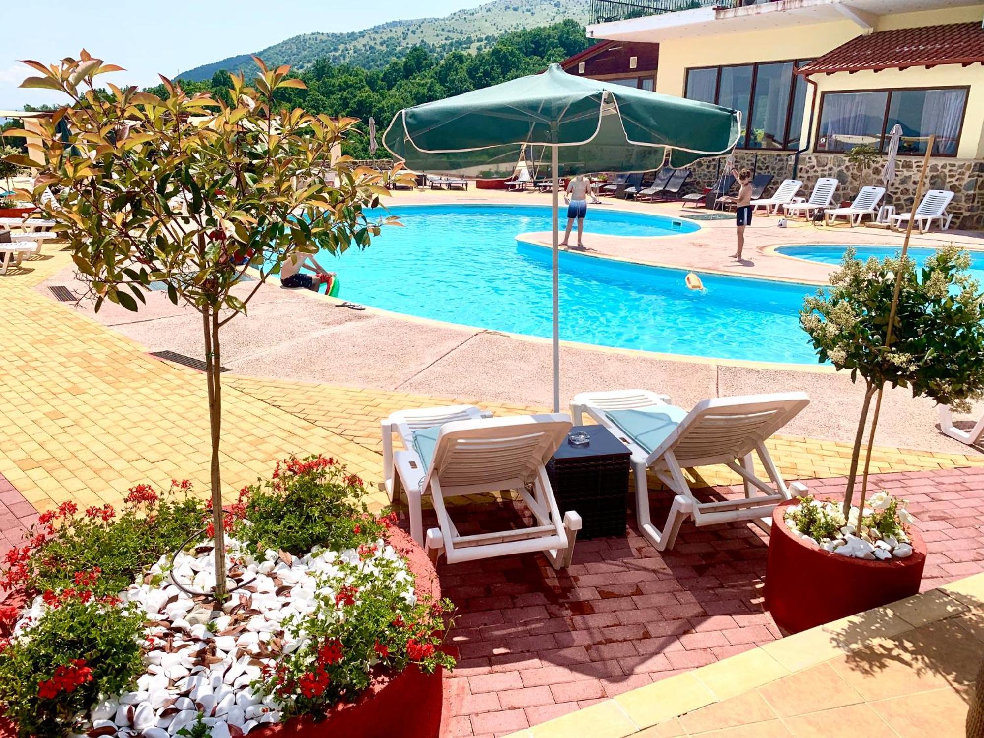 Hotel Loggas Sidhirokhorion Bagian luar foto