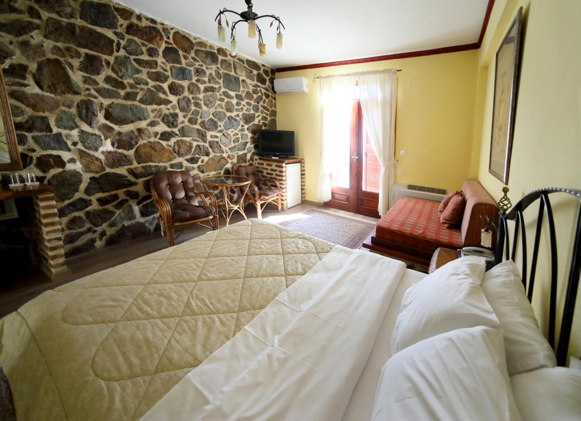 Hotel Loggas Sidhirokhorion Bagian luar foto