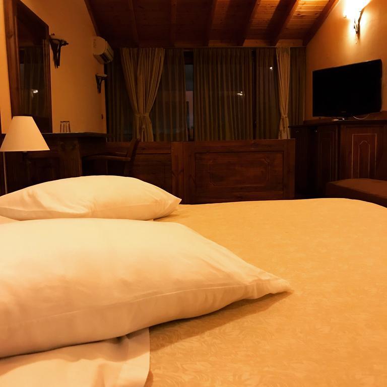 Hotel Loggas Sidhirokhorion Bagian luar foto