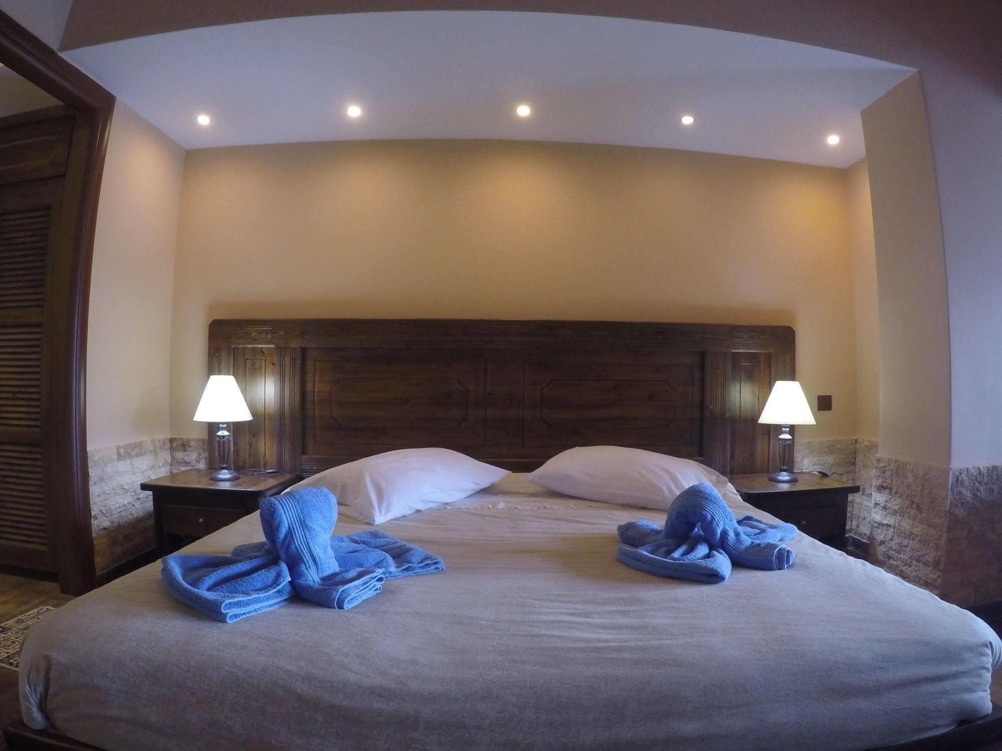 Hotel Loggas Sidhirokhorion Bagian luar foto
